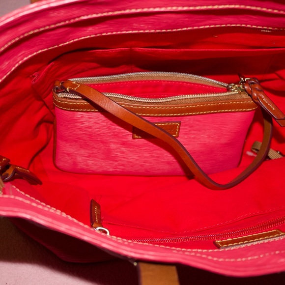 Dooney & Bourke Tote and wristlet - Picture 4 of 4